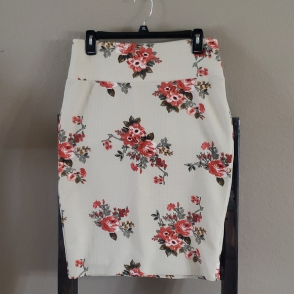 LuLaRoe Dresses & Skirts - LuLaRoe Floral Rose Cassie Skirt Large